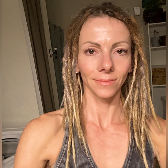 Meet your Posher, Nadine - Picture 2 of 2